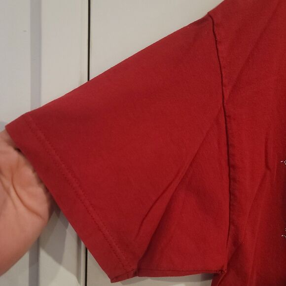 Vintage Reyn Spooner Men's Red T-Shirt with Sailboat Graphic Print - Picture 2 of 6